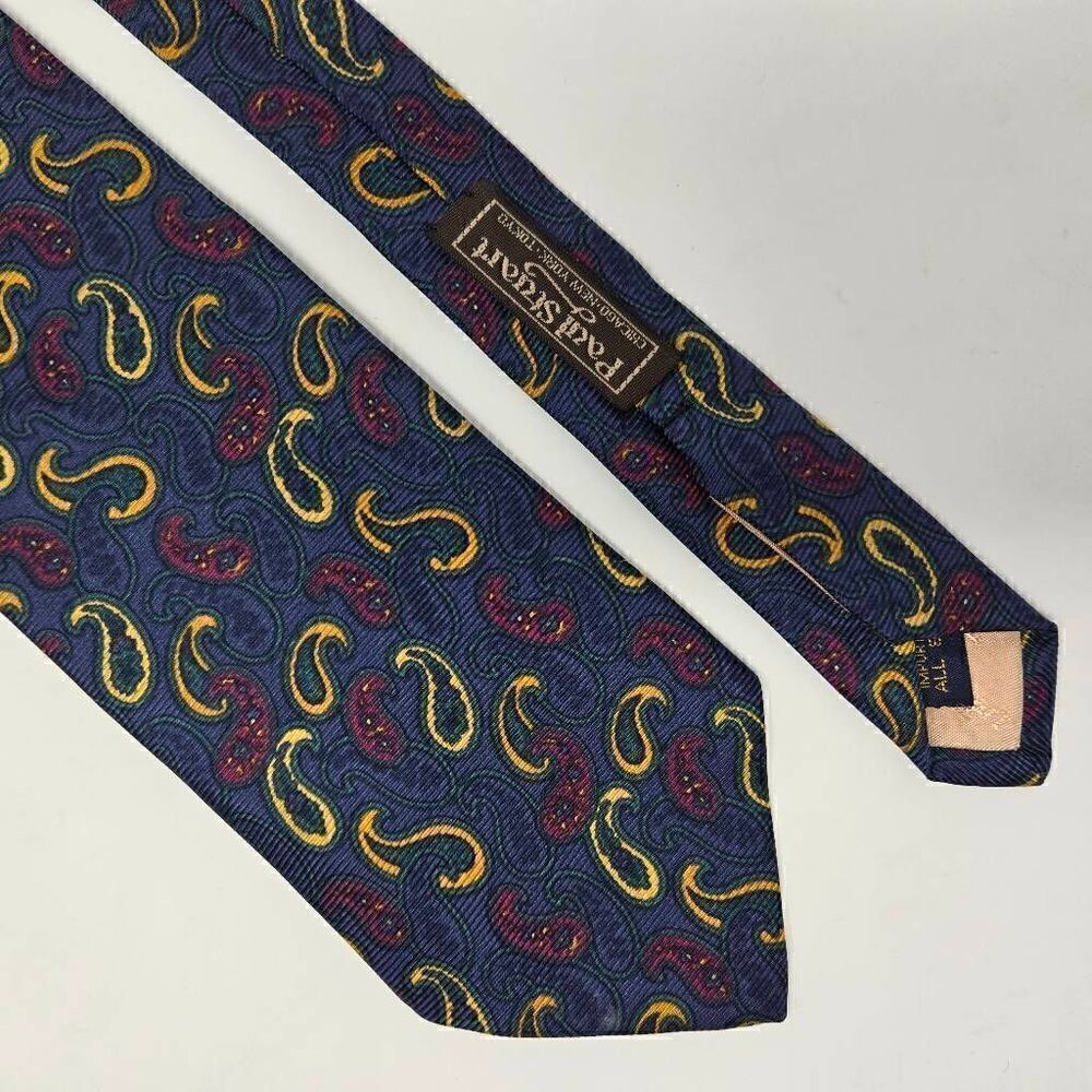 PAUL STUART VINTAGE USA SILK TIE BLUE BURGUNDY PAISLEY SATIN TEXTURE 3.75" X 56"